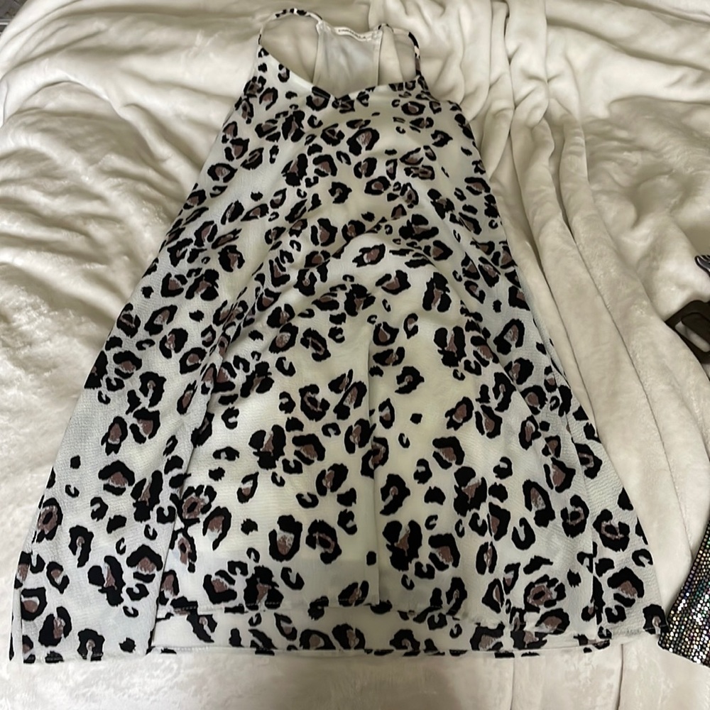 leopard print flowy dress, super comfy, and a cute add to your closet!!